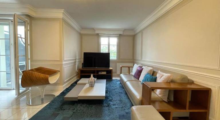 Apartment with patio — photo 4