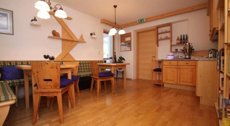 Rental apartment with terrace — photo 3
