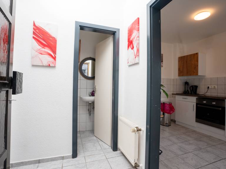Holiday apartment with yard — photo 4