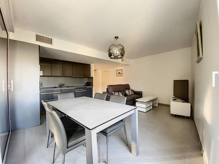 Fully equipped wonderful apartment with pool, yard & patio | Pets allowed — photo 4
