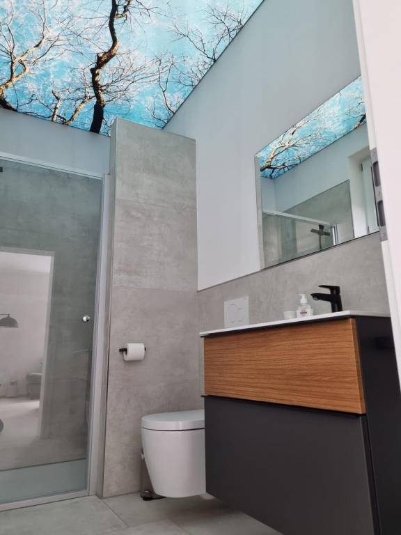 Fully equipped charming vacation home with terrace & yard | Pets allowed — photo 3