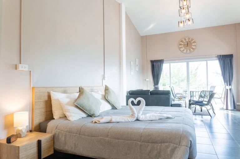 The BEACH CHA AM Suites in Phetchaburi
