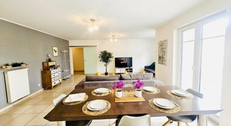 Chic 2BR easy access to the train station-2b — photo 3