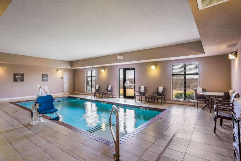Sleep Inn & Suites Hannibal West — photo 4
