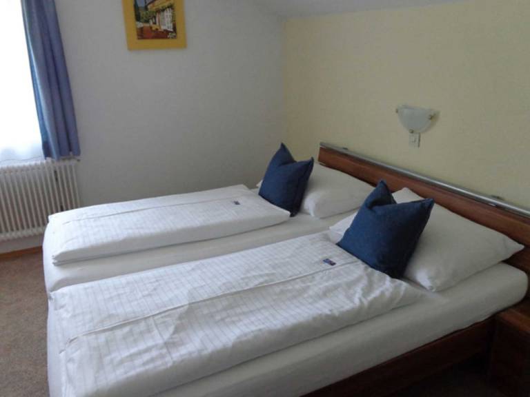 Privatzimmer in Mondsee für max. 2 Personen Privatzimmer in Mondsee für max. 2 Personen