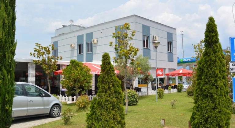 Hotel Alpet in Durrës
