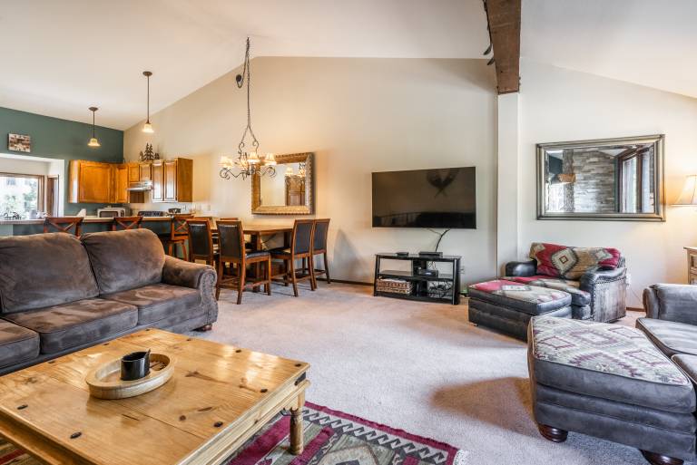 Family-friendly vacation home with sauna & jacuzzi | Lake view | Next to the ski | Pet-friendly — photo 4