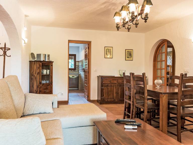 Fully equipped nice apartment with patio, garden & private pool | Pets are welcome — photo 5