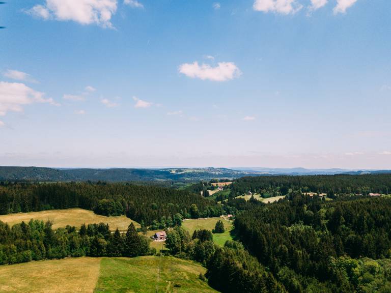 Sägerhäusle Grünwald - Sauna, Spielplatz, idyllische Alleinlage mit Grillplatz, überdachte Terrasse perfekt für Familienurlaub — photo 2