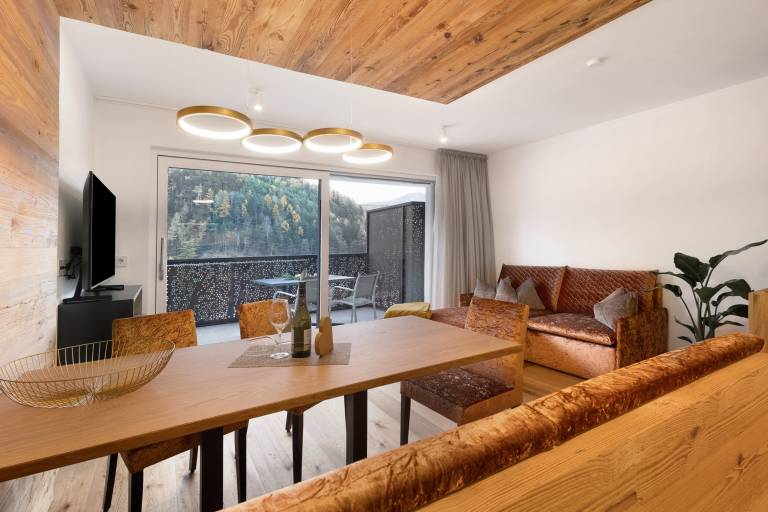 Family-friendly rental apartment with fast internet & patio | Mountain view | Ski nearby | Pet-friendly — photo 5