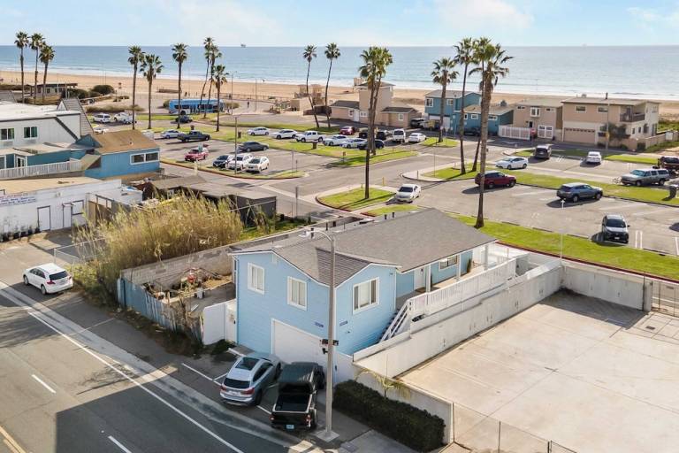 Cottage Huntington Beach