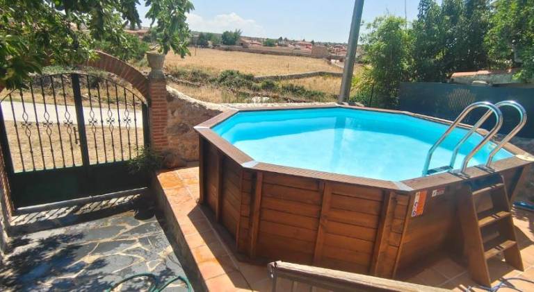 House with barbecue, private pool & garden | Pets allowed — photo 5