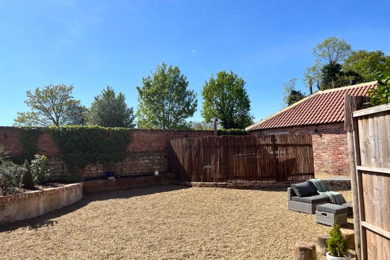 Torworth 1 Bed Barn Sleeps 3 Hot Tub