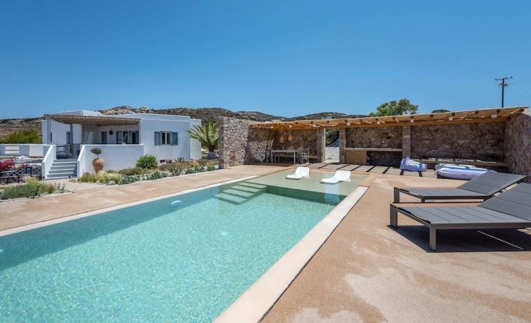 Villa  Milos