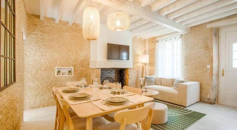 Vacation home with sauna & jacuzzi in Lisieux