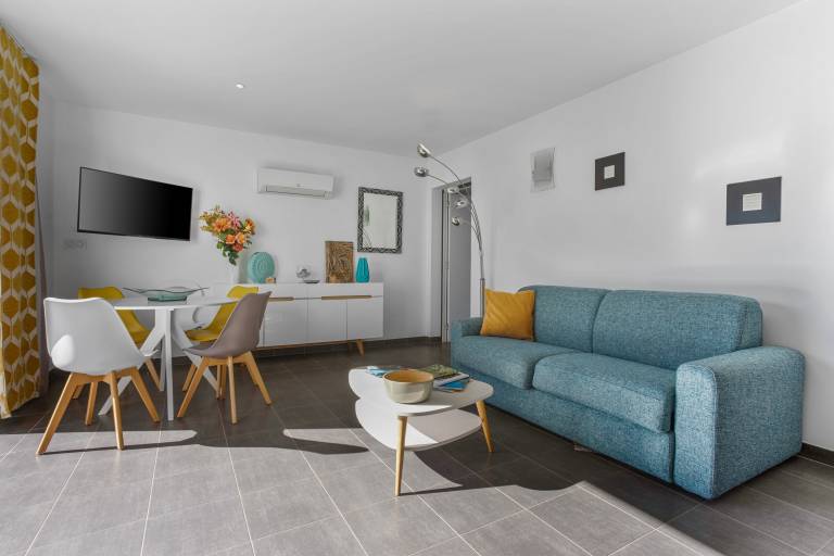 Apartment 'Home 2' with Sea View, Wi-Fi and Air Conditioning — photo 4