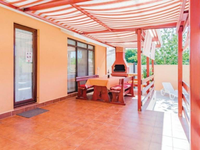 House with terrace, yard & grill | Nature view — photo 4