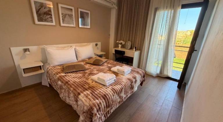 Chania Sea view apt 9' to center, beach, old town in Chania