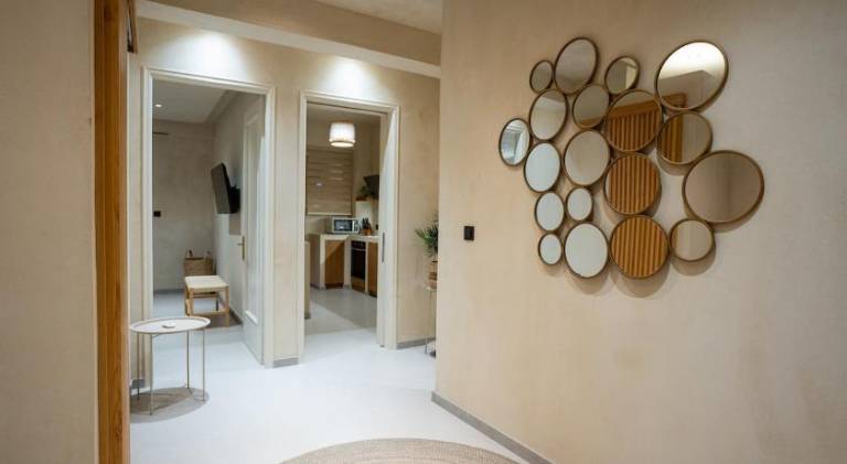 Apartment with patio — photo 4