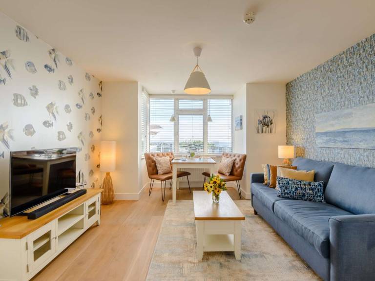 Apartment with terrace | Water view — photo 2