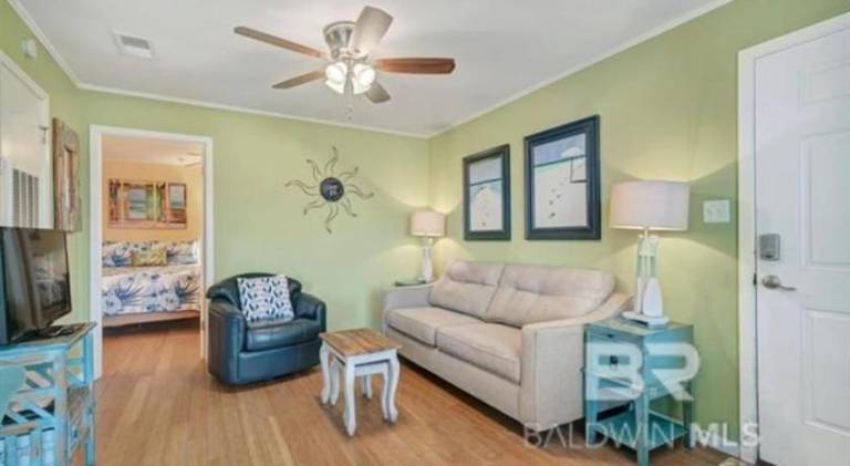 Dog Friendly Beach Access Sleeps 6 Hangout Nearby — photo 2