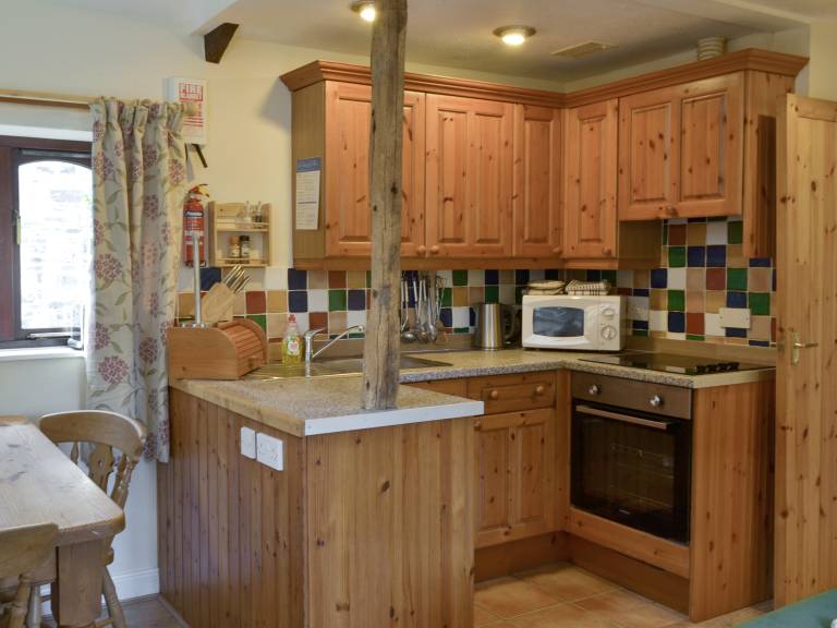 Cottage with garden, jacuzzi & sauna | River view — photo 4