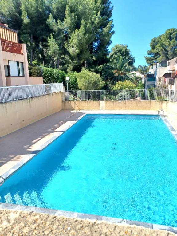 Nice apartment with pool - near the beach in Bandol