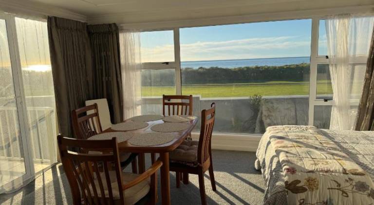 No 1 Beachfront Holiday Home in New Plymouth