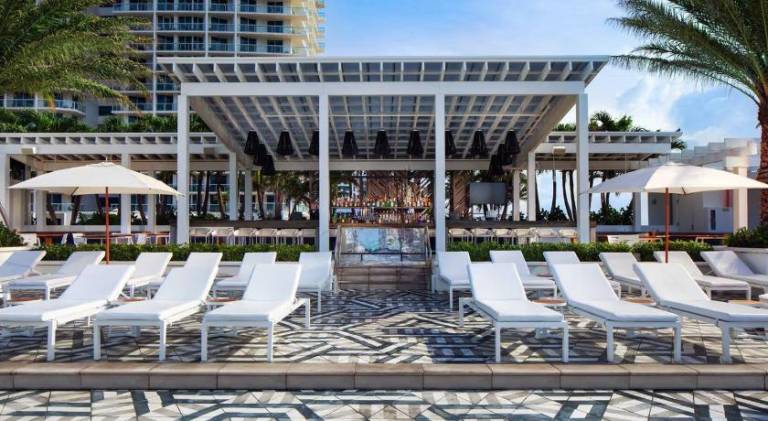 Beach Club - Oceanfront Luxury, Resort Amenities, Balcony Views — photo 3