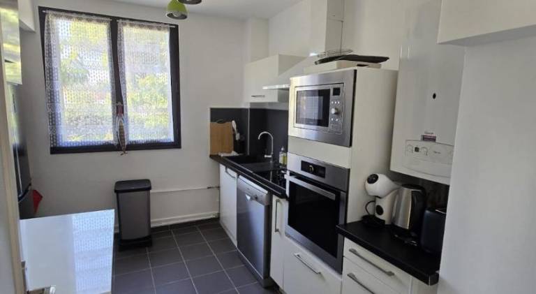 Apartment with terrace — photo 4