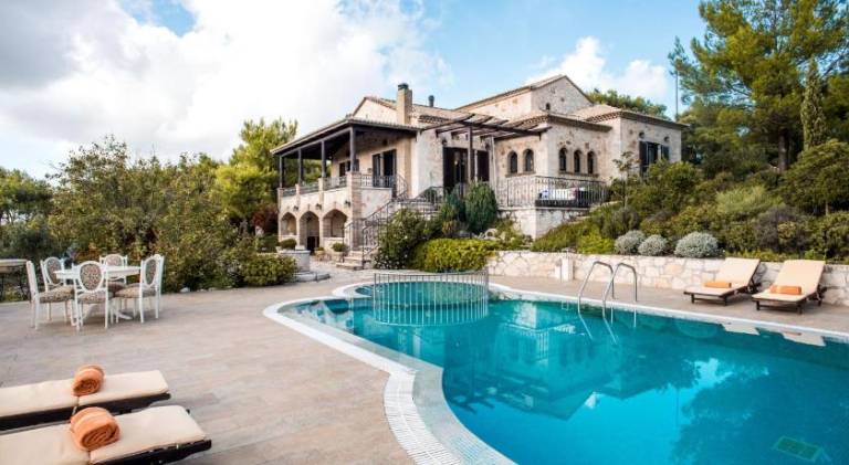 Fully equipped villa with garden, BBQ & private pool | Pet-friendly in Zakynthos