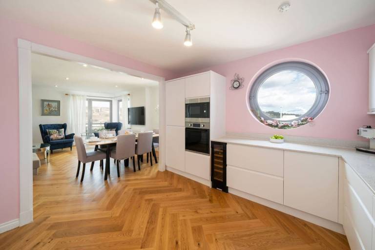 Children-friendly charming rental apartment with yard & terrace | Pets allowed — photo 4