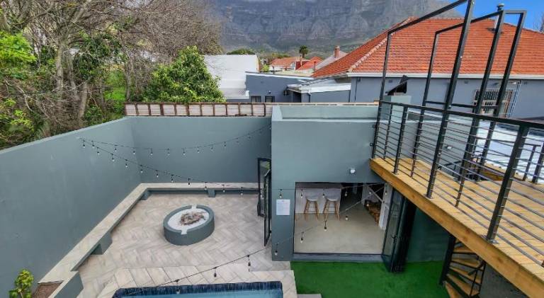 Vacation home with pool | Near District Six Museum — photo 5