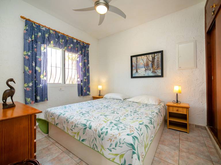 Vacation home with terrace, private pool & yard | Sea view | Beach nearby | Pets allowed — photo 4