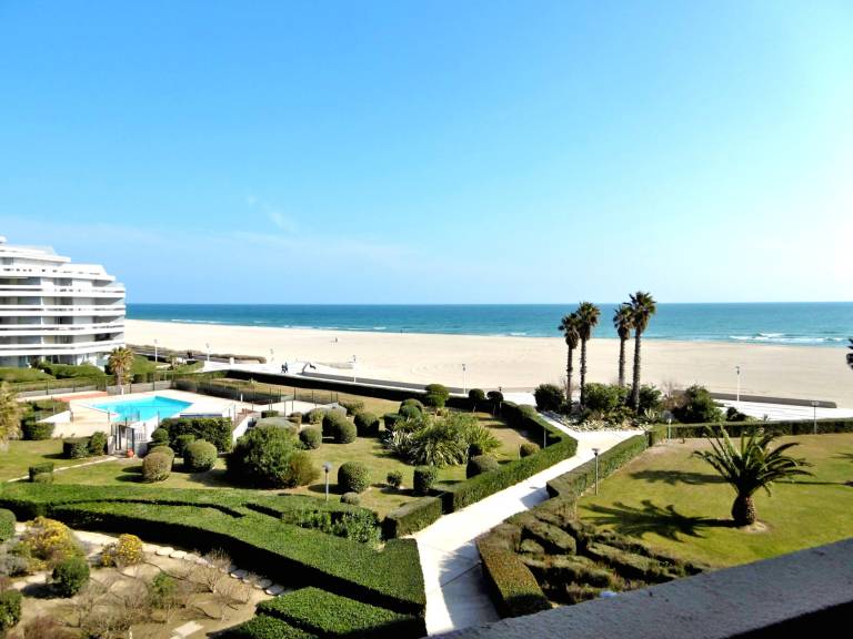 Holiday apartment with pool | Next to the beach | Dogs allowed in Canet-en-Roussillon