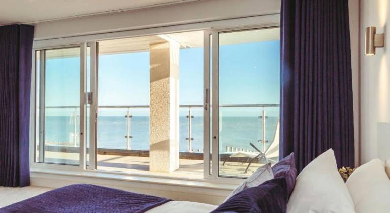 Villa with 4 rooms for 8 persons in Eastbourne
