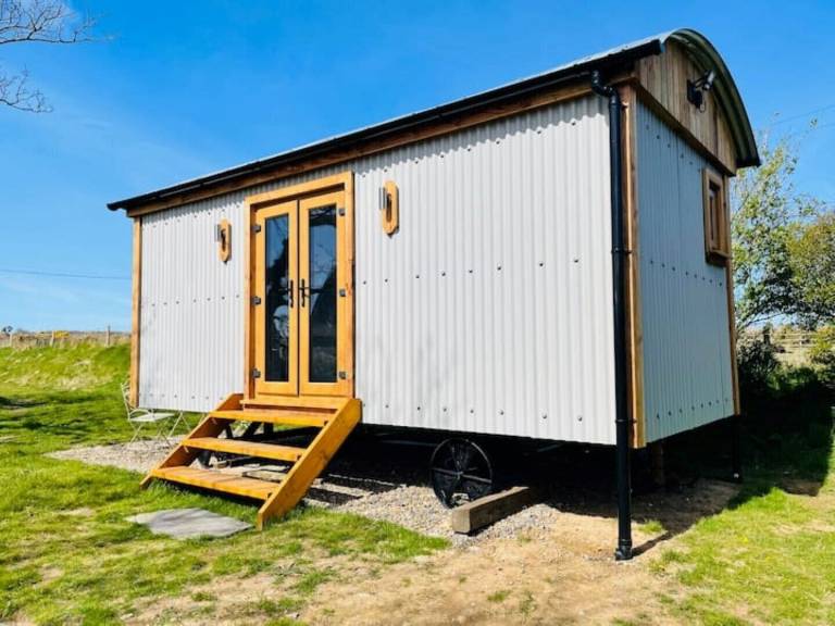 Cabin Llanwnda