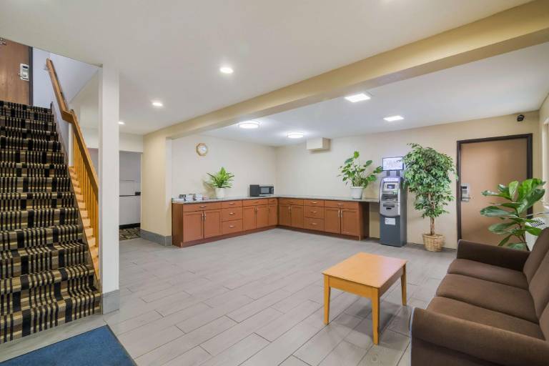 Americas Best Value Inn Fargo — photo 3