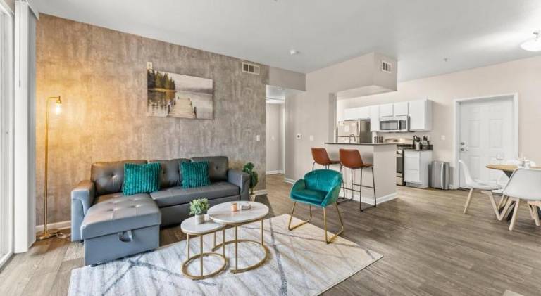 Luxury King Suite by the Lake - Entire Place — photo 2