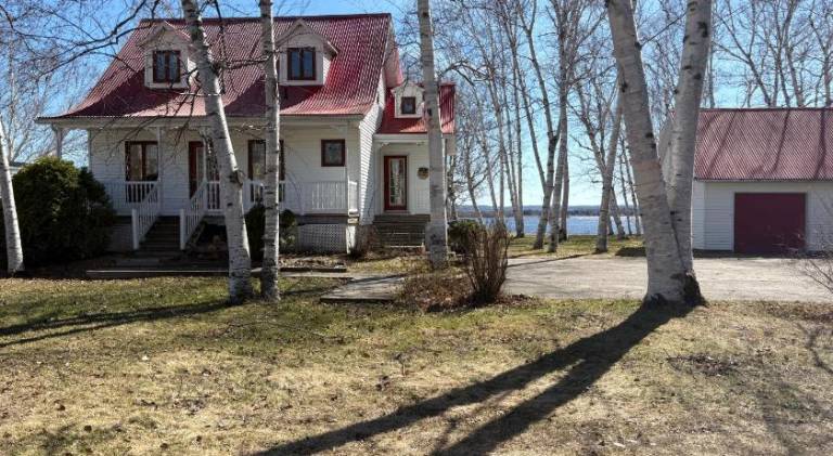 Chalet | Pet-friendly in Saguenay, QC
