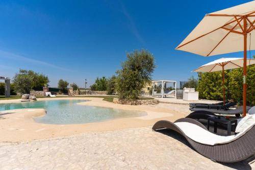 Tenuta degli Ulivi Roca Exclusive Deluxe Villa with Pool Sleeps 16 — photo 2