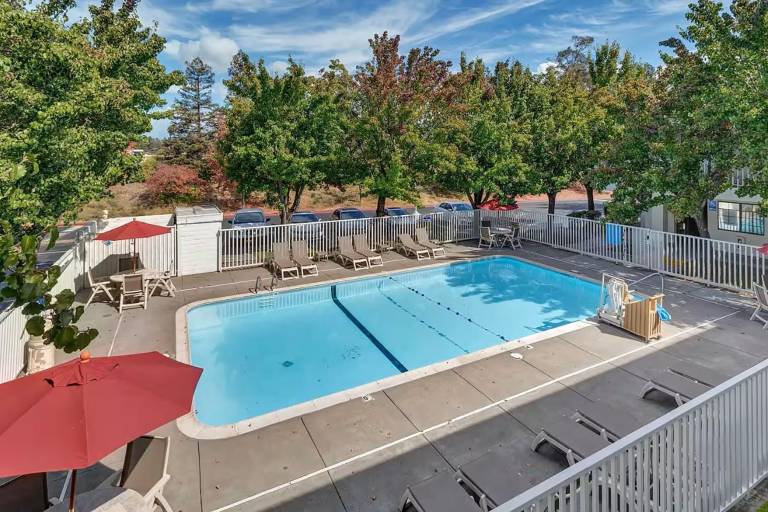 Super 8 by Wyndham Santa Rosa North — photo 5