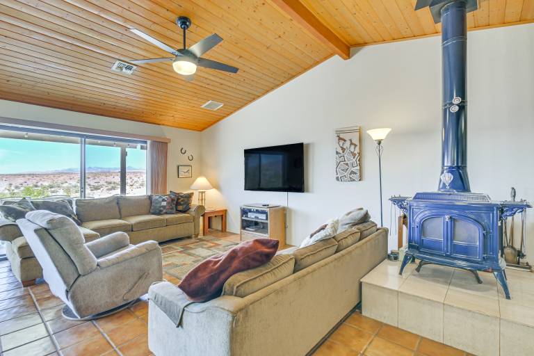 Bullhead City Home w/ Views, Close to Lake Mohave! — photo 4