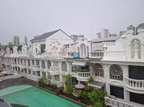 Twenty Twelve Stay Sukhumvit 49 in Koh Lipe