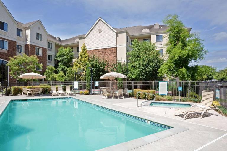 Sonesta ES Suites Portland Vancouver 41st — photo 3