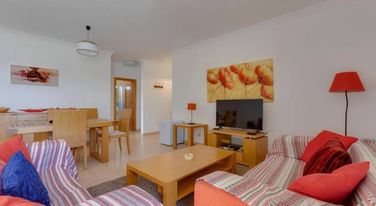 Fully equipped pleasant rental apartment with patio & private pool | Close to the beach | Dogs allowed — photo 2