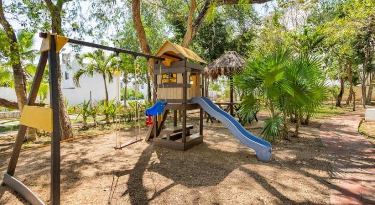 Vacation home with pool | Pets allowed — photo 5