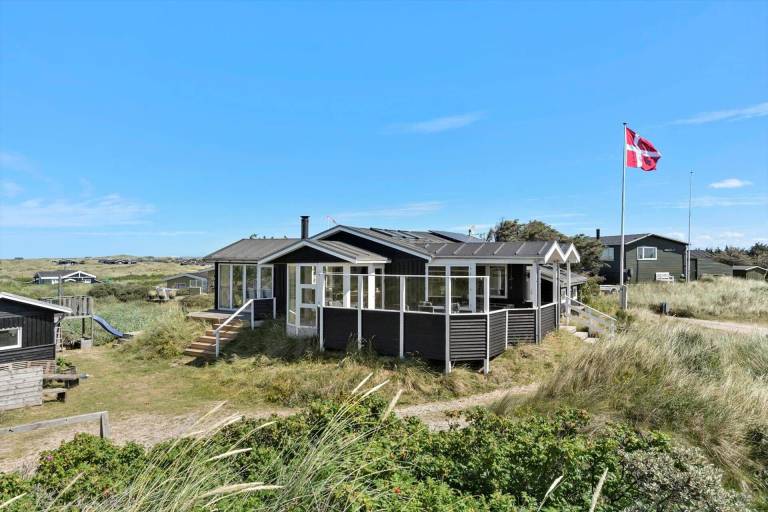 Family-oriented house with hot tub, patio & grill | Sea view | Close to the beach | Dogs allowed in Lokken