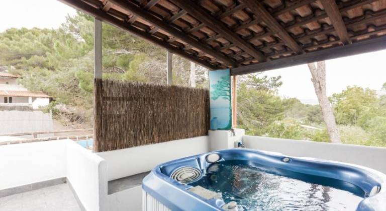 Family-oriented rental apartment with patio, jacuzzi & pool | Beach nearby | Pet-friendly — photo 2