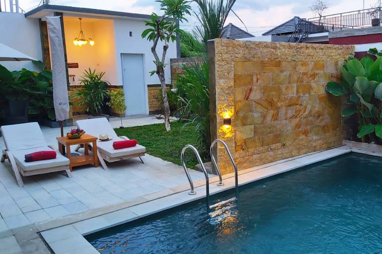 212 m&sup2; Villa